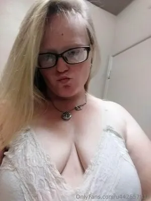 Queengreeneyes420 OnlyFans Leaked Free Thumbnail Picture - #4AOIsOdWvx