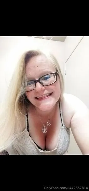 Queengreeneyes420 OnlyFans Leaked Free Thumbnail Picture - #ZT1yvxEUOw