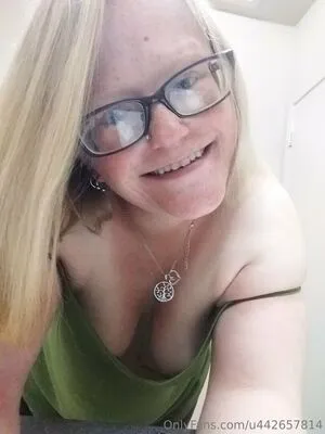 Queengreeneyes420 OnlyFans Leaked Free Thumbnail Picture - #r3ShQ7CVbD