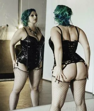 Queenie Von Curves OnlyFans Leaked Free Thumbnail Picture - #gn7iJNPpKa