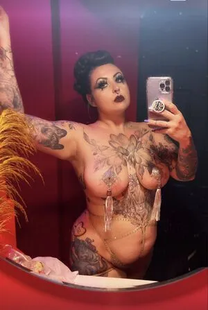 Queenie Von Curves OnlyFans Leaked Free Thumbnail Picture - #i3H4h9CAjB