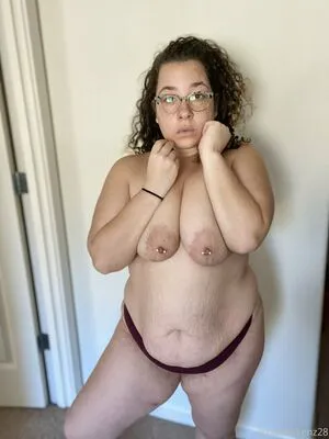Queenkenz28 OnlyFans Leaked Free Thumbnail Picture - #owWsitIvkv