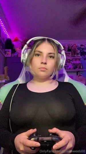 Queenweeb00 OnlyFans Leaked Free Thumbnail Picture - #ELAxZQ9p53