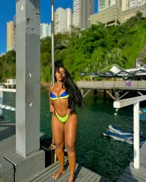 Quele Souza OnlyFans Leaked Free Thumbnail Picture - #0XhpRl1LQA