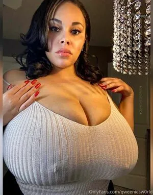 qweeniesw0rld OnlyFans Leaked Free Thumbnail Picture - #MBO3YO8Lex
