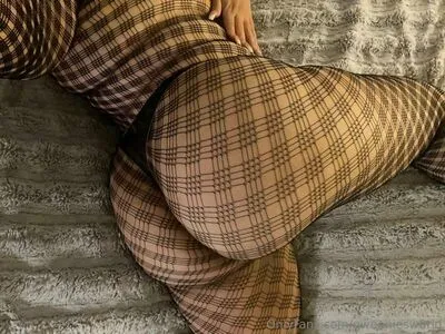 qweeniesw0rld OnlyFans Leaked Free Thumbnail Picture - #eNICgYAGjF