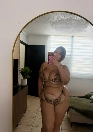 R Mhia OnlyFans Leaked Free Thumbnail Picture - #RESnbW3sRC