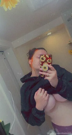 R0sebuddy OnlyFans Leaked Free Thumbnail Picture - #U1A6P7HWNO