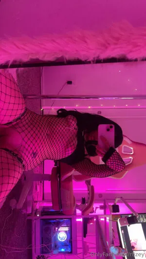 R0zeyy OnlyFans Leaked Free Thumbnail Picture - #C3Qf60c7kL