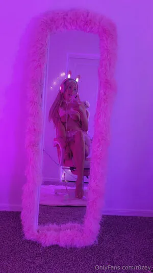 R0zeyy OnlyFans Leaked Free Thumbnail Picture - #akSCegTQP2