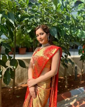 Raashii Khanna OnlyFans Leaked Free Thumbnail Picture - #0IvcI90jLL