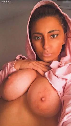 Rabiya Glhan OnlyFans Leaked Free Thumbnail Picture - #EyNnmd3YP4