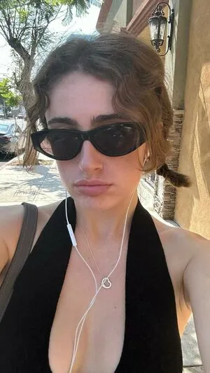 Rachel Anne Sennott OnlyFans Leaked Free Thumbnail Picture - #5SW5KfKp24