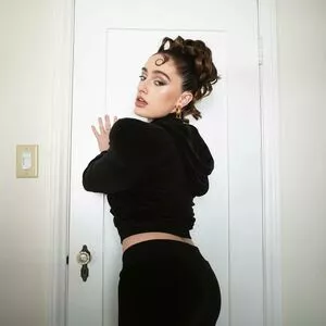 Rachel Anne Sennott OnlyFans Leaked Free Thumbnail Picture - #Y8C7VJ143U