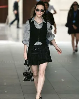 Rachel Brosnahan OnlyFans Leaked Free Thumbnail Picture - #CDGeXCPKi3