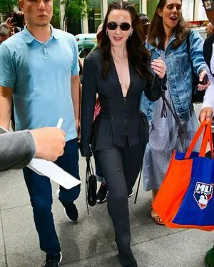 Rachel Brosnahan OnlyFans Leaked Free Thumbnail Picture - #Hk8wXUsimg