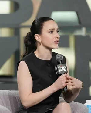 Rachel Brosnahan OnlyFans Leaked Free Thumbnail Picture - #O5NJ0s7SRI