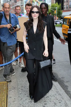 Rachel Brosnahan OnlyFans Leaked Free Thumbnail Picture - #yeYxARoFTY
