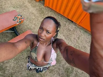 Rachel Chinouriri OnlyFans Leaked Free Thumbnail Picture - #TFesceXhX5