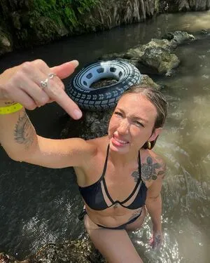 Rachelelizabethx0 OnlyFans Leaked Free Thumbnail Picture - #4c559OipQ7