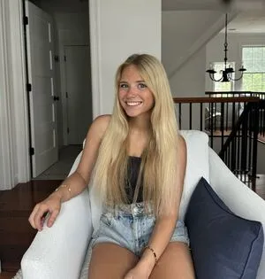 Raeganspoetry OnlyFans Leaked Free Thumbnail Picture - #EFbcBabBoK