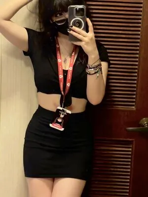 Rainhoe OnlyFans Leaked Free Thumbnail Picture - #5I3rtfSxg1