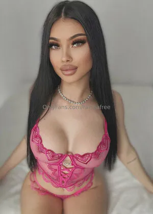Raisaafree OnlyFans Leaked Free Thumbnail Picture - #G7POHUTtd1