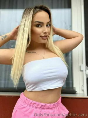 Ramonaioana77 OnlyFans Leaked Free Thumbnail Picture - #k8qkUy6WTo