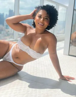 Raychellemcm OnlyFans Leaked Free Thumbnail Picture - #PgnBq8NN3R