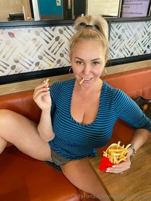 realmarycarey OnlyFans Leaked Free Thumbnail Picture - #72dAGQxgPV