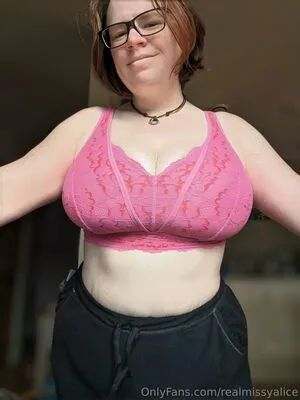 Realmissyalice OnlyFans Leaked Free Thumbnail Picture - #ArHinLuMOt