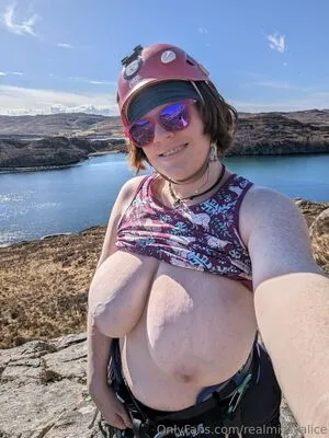 Realmissyalice OnlyFans Leaked Free Thumbnail Picture - #miCkoesRzz