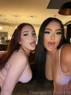 Realtaylerhills OnlyFans Leaked Free Thumbnail Picture - #AhDVv5ABoK