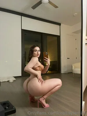 Realtaylerhills OnlyFans Leaked Free Thumbnail Picture - #MkcCRBlT64