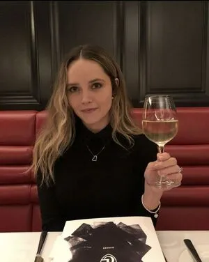 Rebecca Breeds OnlyFans Leaked Free Thumbnail Picture - #guxxQ0FBc3