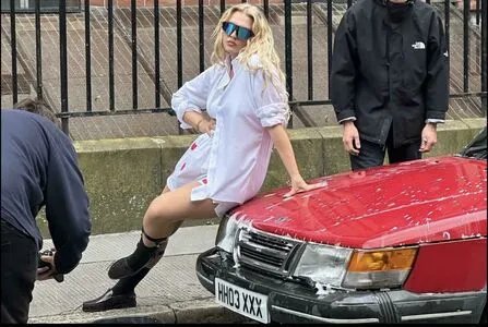 Rebecca Lucy Taylor OnlyFans Leaked Free Thumbnail Picture - #337ryJ4LJ4