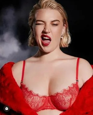 Rebecca Lucy Taylor OnlyFans Leaked Free Thumbnail Picture - #CYBBeemCHl