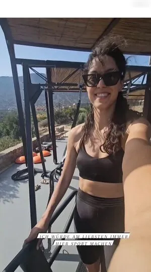 Rebecca Mir OnlyFans Leaked Free Thumbnail Picture - #K2a2tOjzqf