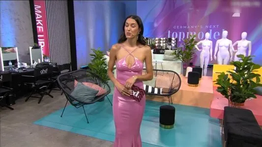 Rebecca Mir OnlyFans Leaked Free Thumbnail Picture - #bmO01IIVuF