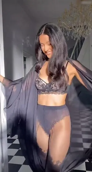 Rebecca Mir OnlyFans Leaked Free Thumbnail Picture - #yuPDPZlF5L