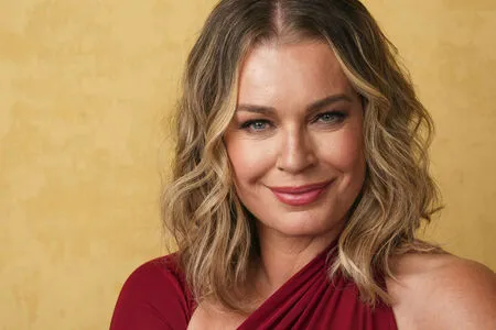 Rebecca Romijn OnlyFans Leaked Free Thumbnail Picture - #GkSj9jlsOb