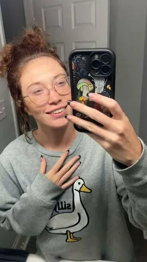 Red Dawn OnlyFans Leaked Free Thumbnail Picture - #XoINfLOPVR