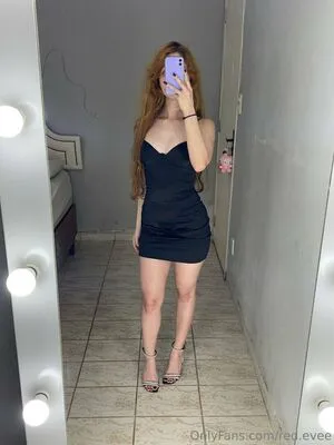 Red Evee OnlyFans Leaked Free Thumbnail Picture - #98mL4C28w5