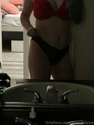Red Kisses OnlyFans Leaked Free Thumbnail Picture - #Lcx5YrxzLN