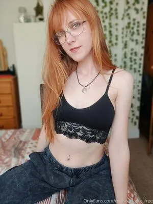 Redhead Elle Free OnlyFans Leaked Free Thumbnail Picture - #VEnyudw7nk