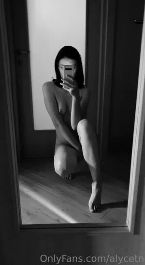 Redlips Vibes OnlyFans Leaked Free Thumbnail Picture - #JknelaeY9I