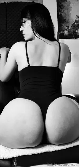 Redlips Vibes OnlyFans Leaked Free Thumbnail Picture - #wYELl5RWPI