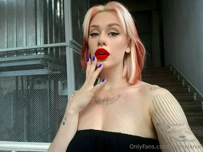 Redmelanie OnlyFans Leaked Free Thumbnail Picture - #NOI6xgH7JA