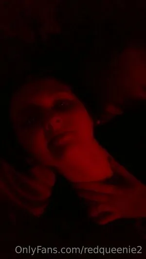 Redqueenie2 OnlyFans Leaked Free Thumbnail Picture - #p98Q5dOfnF