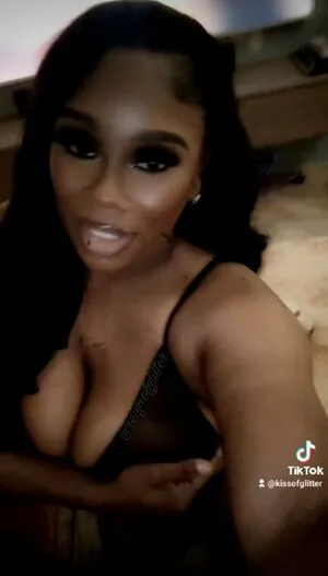 Reignofglitter OnlyFans Leaked Free Thumbnail Picture - #MjqDSk3bzQ